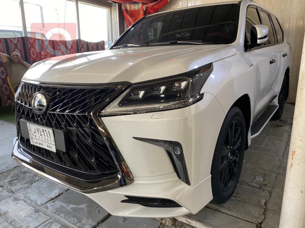 Lexus LX